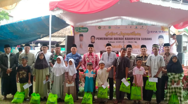 Baznas Subang Salurkan 300 Santunan Ramadan