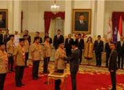 Sematkan Tanda Jabatan, Presiden Jokowi Kukuhkan Pengurus Kwarna Gerakan Pramuka 2023-2028