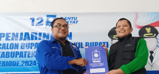 Eks Ketua KPU Subang Ambil Formulir Pendaftaran Cabup
