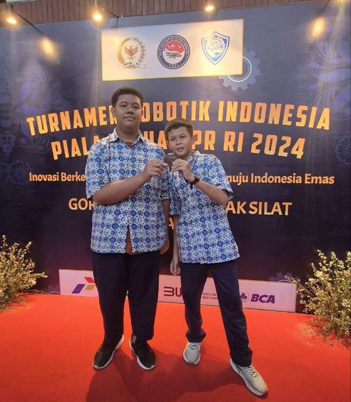SMPIT As Syifa Raih Juara 3 Perlombaan Robotic Indonesia e1716538816987