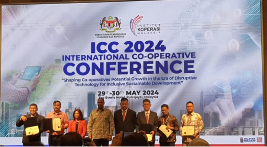 STIESA Adakan Konferensi Pers dengan IKMA Malaysia