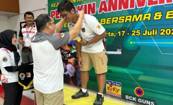 Atlet Asal Subang Berhasil Menangkan 2 Medali Emas di Kejuaraan Tembak Reaksi