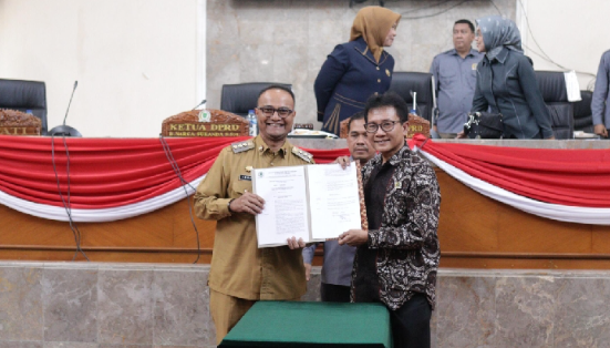 DPRD Subang Sahkan Dua Raperda Bantuan Hukum dan Usulan Penyelenggaraan Pendidikan