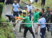 Perbaiki Kualitas Air, Pj Bupati Subang Pimpin Gerakan Bersih-Bersih Saluran Kota Subang