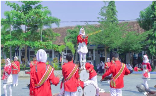 Eskul Drumband Jadi Favorit di SMP Negeri 1 Ciasem