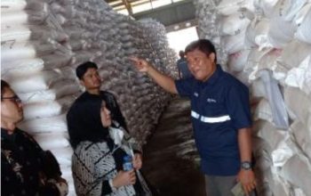 Pupuk Kujang Pastikan Ketersediaan Stok Pupuk di Subang Aman