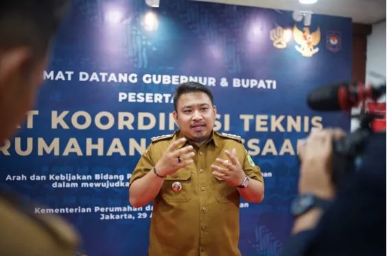 Kang Rey Dukung Program 3 Juta Rumah Subang Dapat 35 Rumah Panggung untuk Warga Pesisir