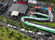 Bentangkan Bendera Palestina 100 Meter, Santri As-Syifa Tunjukkan Solidaritas untuk Gaza 4 Bentangkan Bendera Palestina 100 Meter, Santri As-Syifa Tunjukkan Solidaritas untuk Gaza