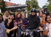 Tegaskan Komitmen Perbaikan Total, Kang Rey Tinjau Langsung Jalan Rusak di Cikaum dan Ciasem 3 Tegaskan Komitmen Perbaikan Total, Kang Rey Tinjau Langsung Jalan Rusak di Cikaum dan Ciasem