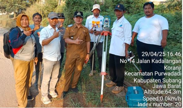 PT Intijaya Perbaiki Jalan di Purwadadi