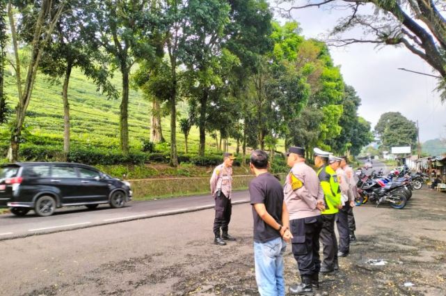 Polsek Jalancagak Amankan Jalur Wisata Ciater
