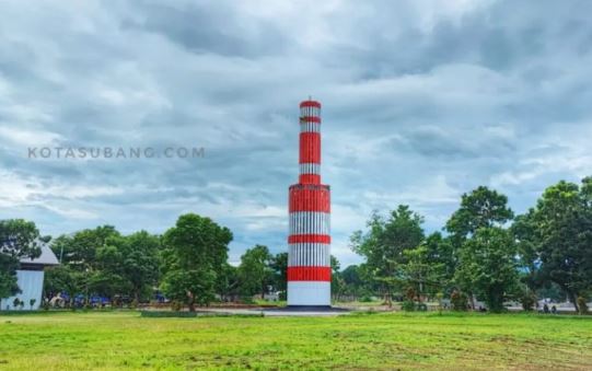 Tugu Merah Putih Subang