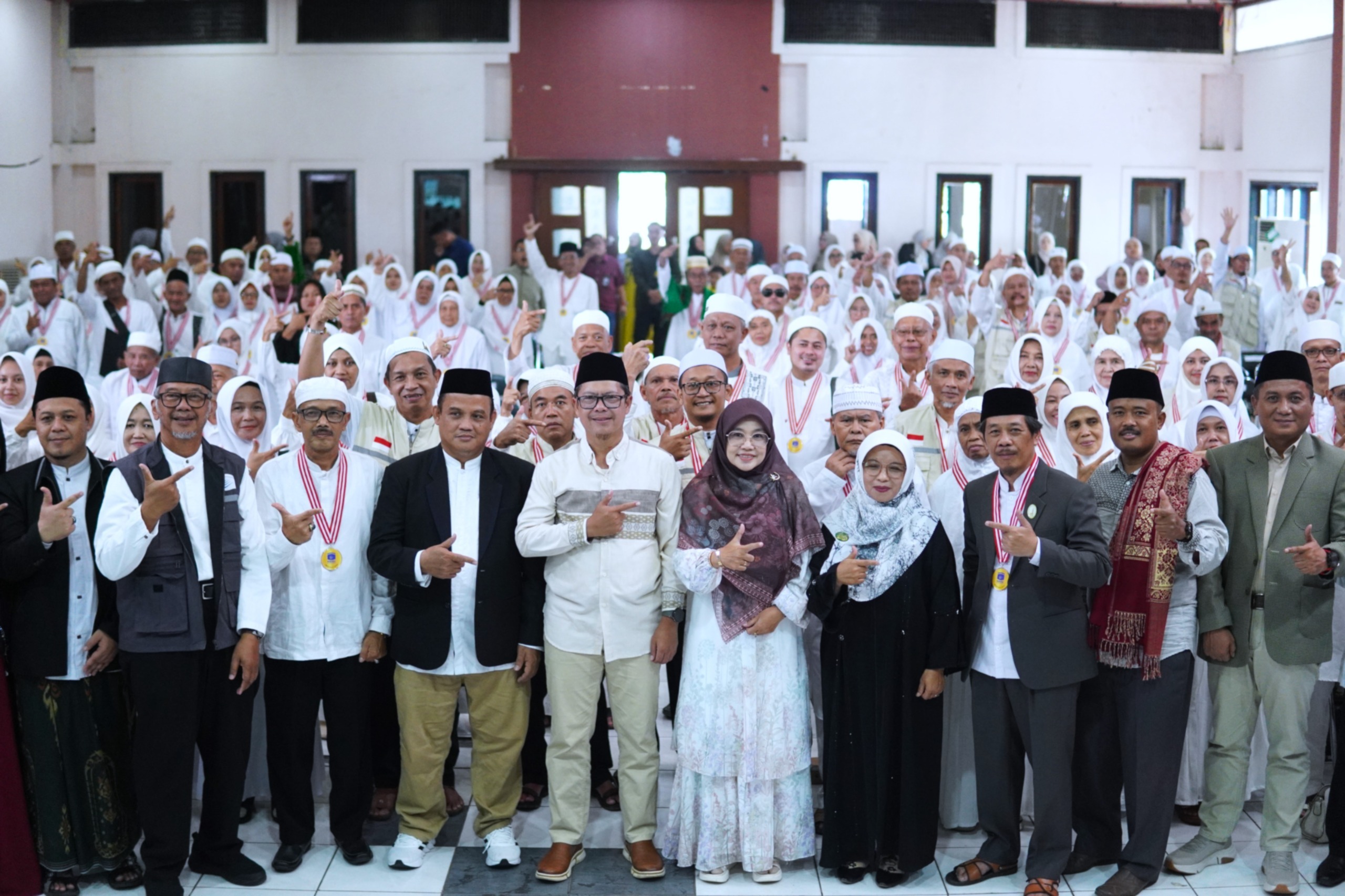 14 Wakil Bupati Subang H. Agus Masykur Rosyadi S.Si . M.M. saat menghadiri kegiatan Haflatul Hujjaj 1446 H