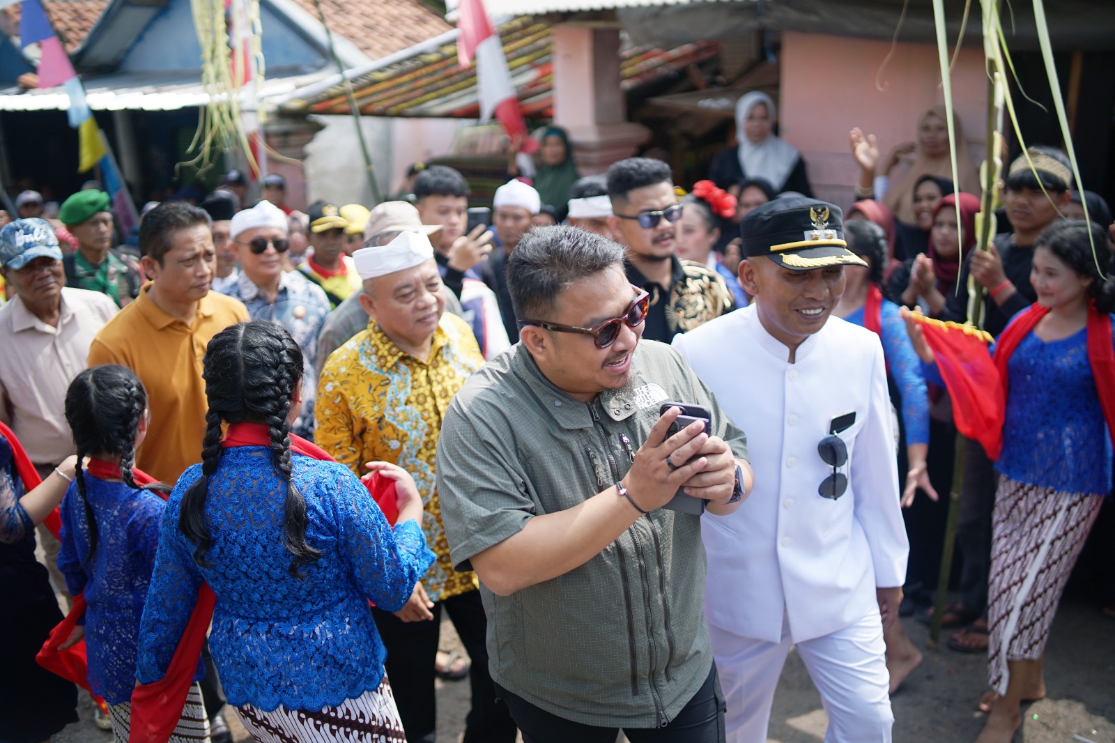 15 Bupati Subang Reynaldy Putra Andita B.R. S.IP . menghadiri acara Milangkala ke 46 Desa Cikadu