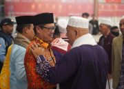 Sambut Kepulangan Jamaah Haji Kloter 26 KJT, Kang Akur: Semangat Mabrur-Mabruroh Harus Hidup di Tengah Masyarakat 6 Sambut Kepulangan Jamaah Haji Kloter 26 KJT, Kang Akur: Semangat Mabrur-Mabruroh Harus Hidup di Tengah Masyarakat