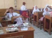 Program Makan Bergizi Gratis (MBG) Belum Merata, Sebagian Sekolah di Ciasem Gigit Jari 12 Program Makan Bergizi Gratis (MBG) Belum Merata, Sebagian Sekolah di Ciasem Gigit Jari