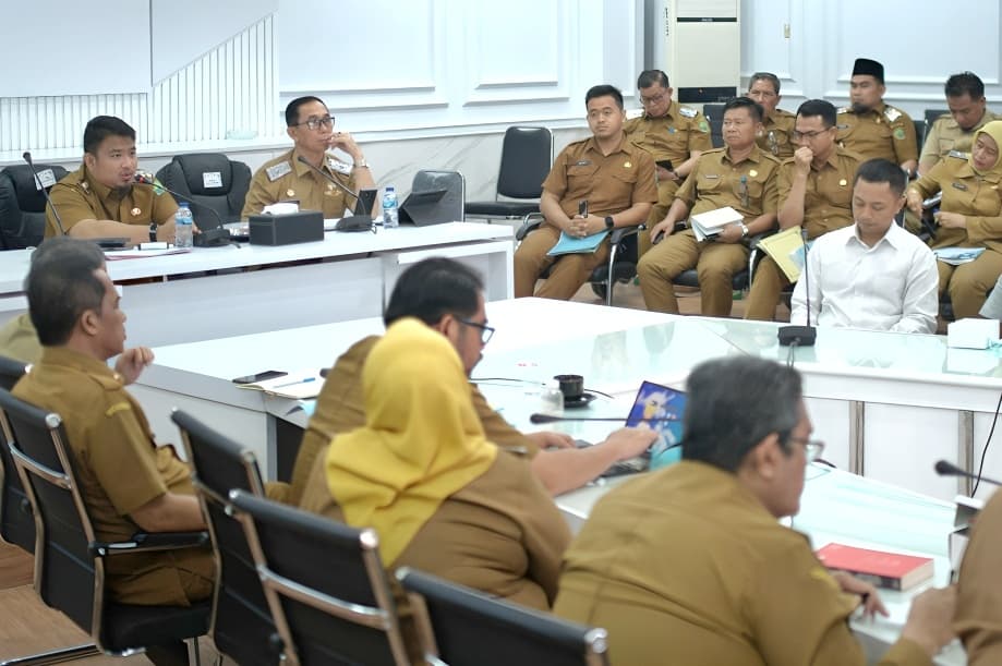 61 Bupati Subang Reynaldy Putra Andita Budi Raemi memimpin Briefing Staf Pemerintah Kabupaten Subang