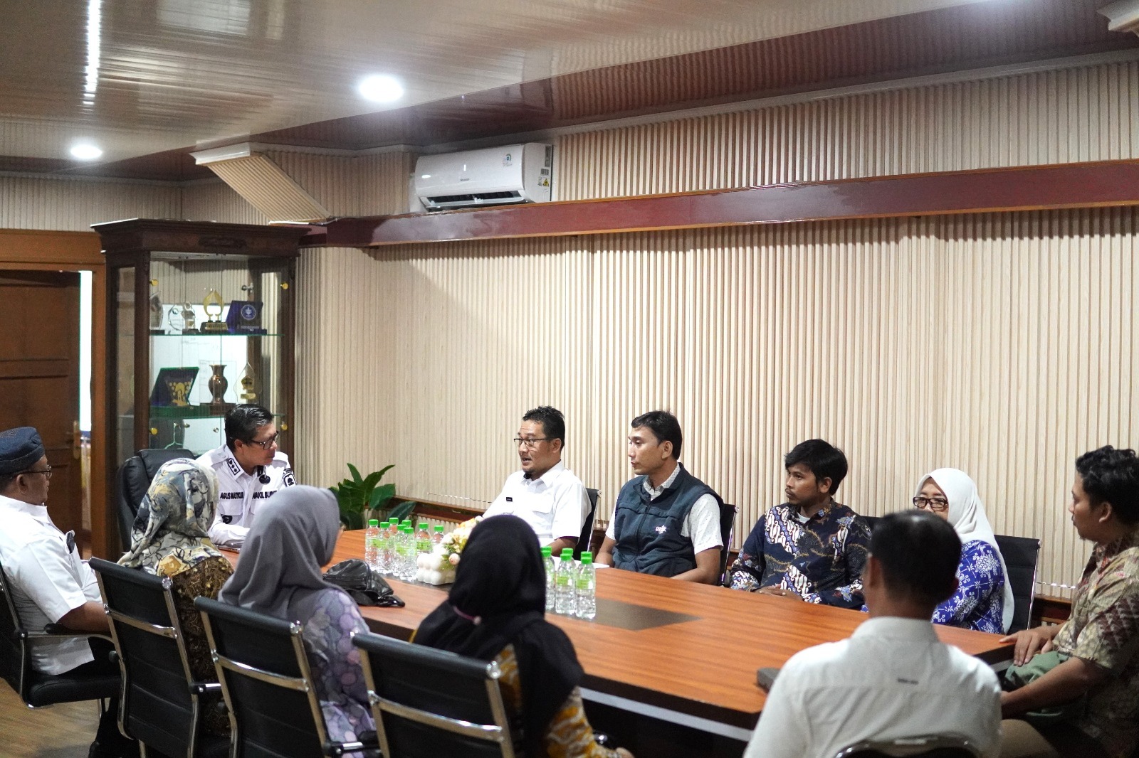 91 Wakil Bupati Subang H. Agus Masykur Rosyadi menyambut positif rencana peluncuran Program UMKM Naik Kelas 2025
