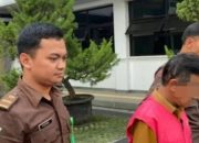 Ratusan Juta Dana Desa Lenyap untuk Judi Online, Kejari Garut Tahan Kades Sukasenang 2 Ratusan Juta Dana Desa Lenyap untuk Judi Online, Kejari Garut Tahan Kades Sukasenang