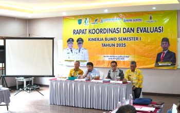 01 Rapat Koordinasi dan Evaluasi Kinerja BUMD Semester I Tahun 2025 yang digelar di Sari Alam Hot Spring Resort