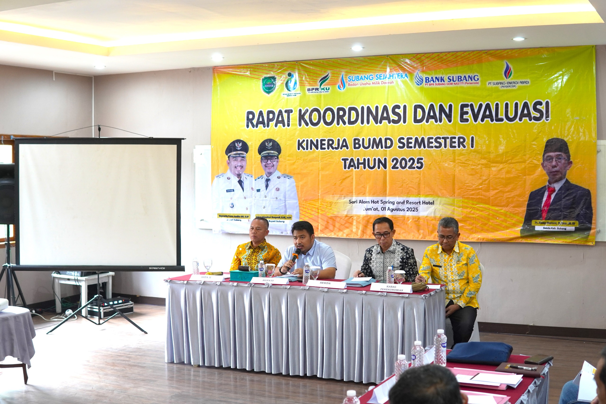 01 Rapat Koordinasi dan Evaluasi Kinerja BUMD Semester I Tahun 2025 yang digelar di Sari Alam Hot Spring Resort