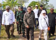 1.175 Bibit Mangrove Ditanam di Pesisir Subang, Kang Akur: Bukan Cuma Tanggul, Mangrove Juga Bisa Jadi Solusi! 9 1.175 Bibit Mangrove Ditanam di Pesisir Subang, Kang Akur: Bukan Cuma Tanggul, Mangrove Juga Bisa Jadi Solusi!
