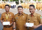 Bupati Subang Apresiasi ASN & Beri Bonus Rp1 Juta untuk PIC Terbaik, Ini Daftar Pemenangnya! 14 Bupati Subang Apresiasi ASN & Beri Bonus Rp1 Juta untuk PIC Terbaik, Ini Daftar Pemenangnya!