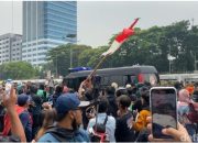Aksi Massa Padati Gedung DPR, Polisi Kerahkan 1.250 Personel untuk Amankan Jalannya Unjuk Rasa 21 Aksi Massa Padati Gedung DPR, Polisi Kerahkan 1.250 Personel untuk Amankan Jalannya Unjuk Rasa