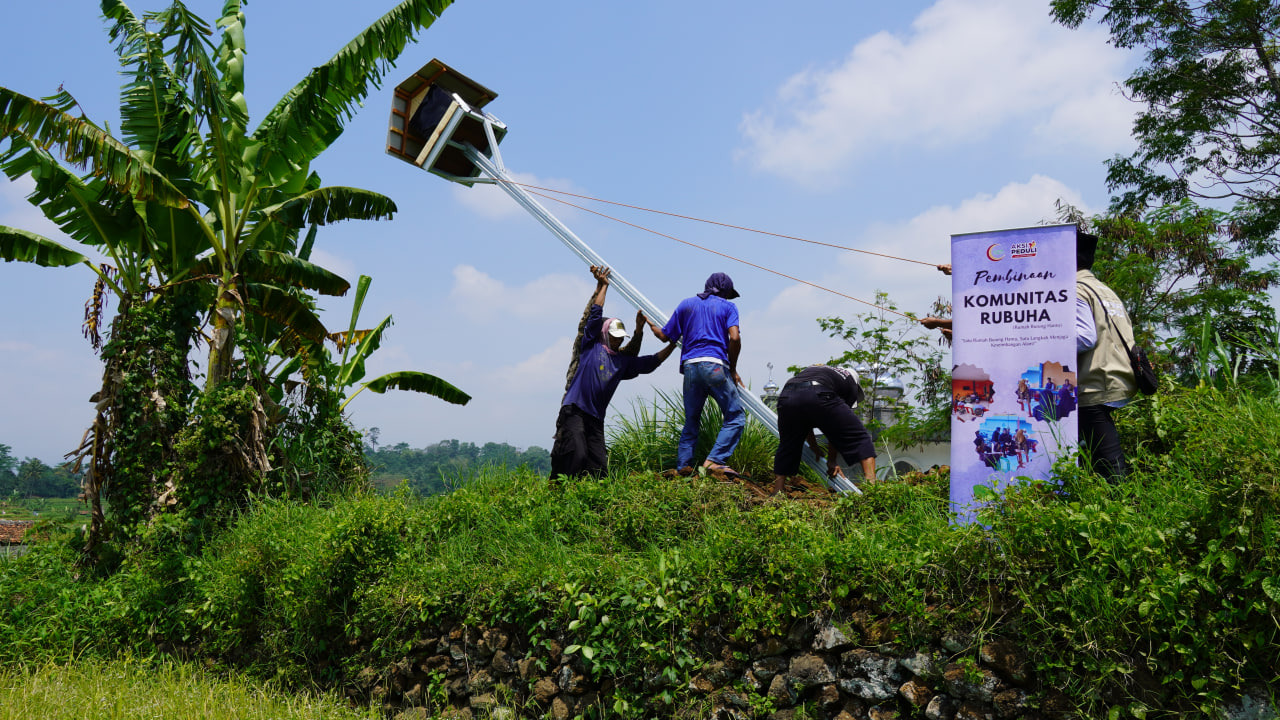 Assyifa Peduli Pasang Rubuha di Jalancagak