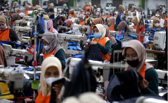 Investasi Rp18 Triliun Masuk Kuningan Pabrik Sepatu Siap Serap 7.000 Pekerja
