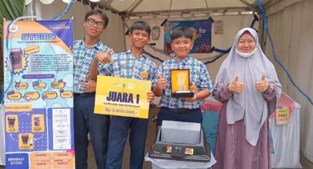 SMPIT As Syifa Jalancagak Raih Juara 1 Subang Inovation Festival 2025