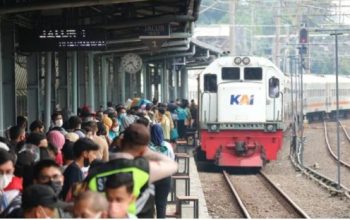 Kemenhub dan Pemprov Jabar Sepakati Sistem Elektrifikasi Jalur Kereta Padalarang - Cicalengka 6 Kemenhub dan Pemprov Jabar Sepakati Sistem Elektrifikasi Jalur Kereta Padalarang Cicalengka