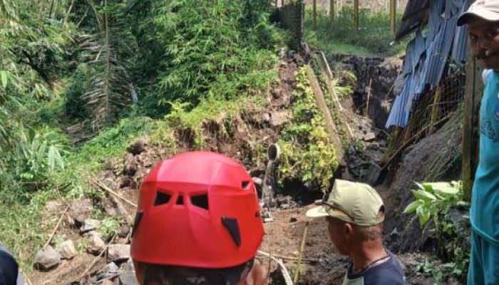 Banjir Lumpur Tasikmalaya, Rendam 14 Rumah Akibat Longsor di Hulu Sungai Galunggung