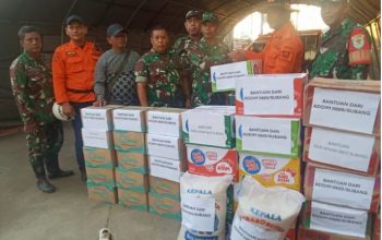 TNI Kodim 0605/Subang Bergerak Cepat Salurkan Sembako untuk Korban Banjir Ciasem 6 TNI Kodim 0605 Subang Bergerak Cepat Salurkan Sembako untuk Korban Banjir Ciasem
